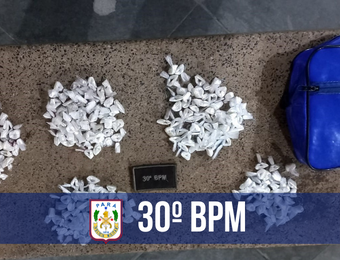 30º BPM apreende 228 papelotes de pasta base de cocaína