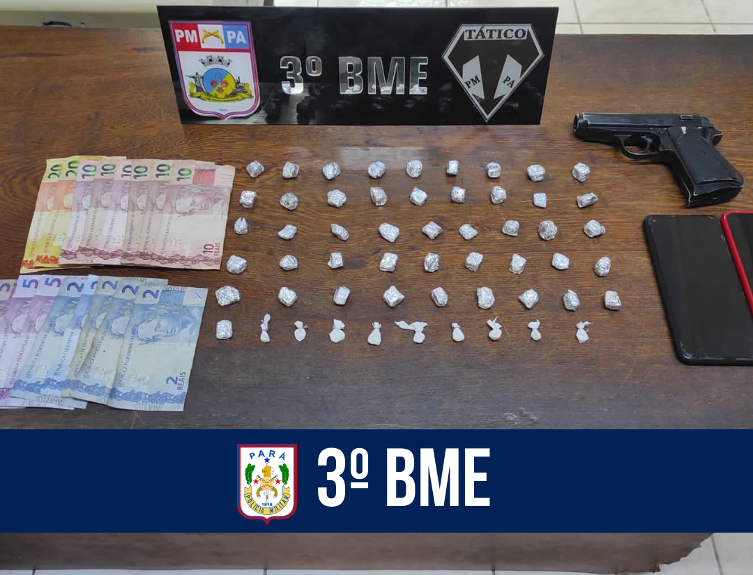 Dupla é presa com mais de 50 papelotes de drogas e um simulacro de arma de fogo