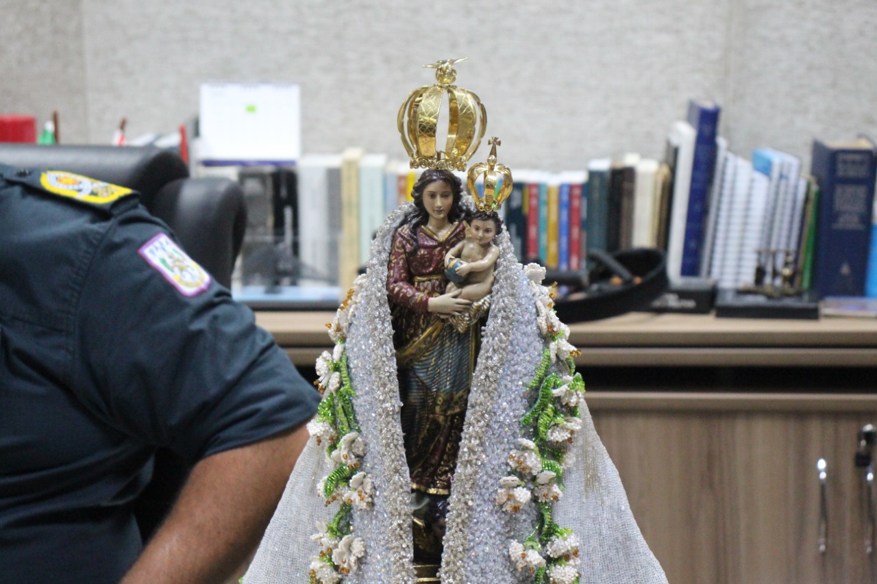 Comando-geral da PM recebe imagem peregrina de Nossa Senhora de Nazaré