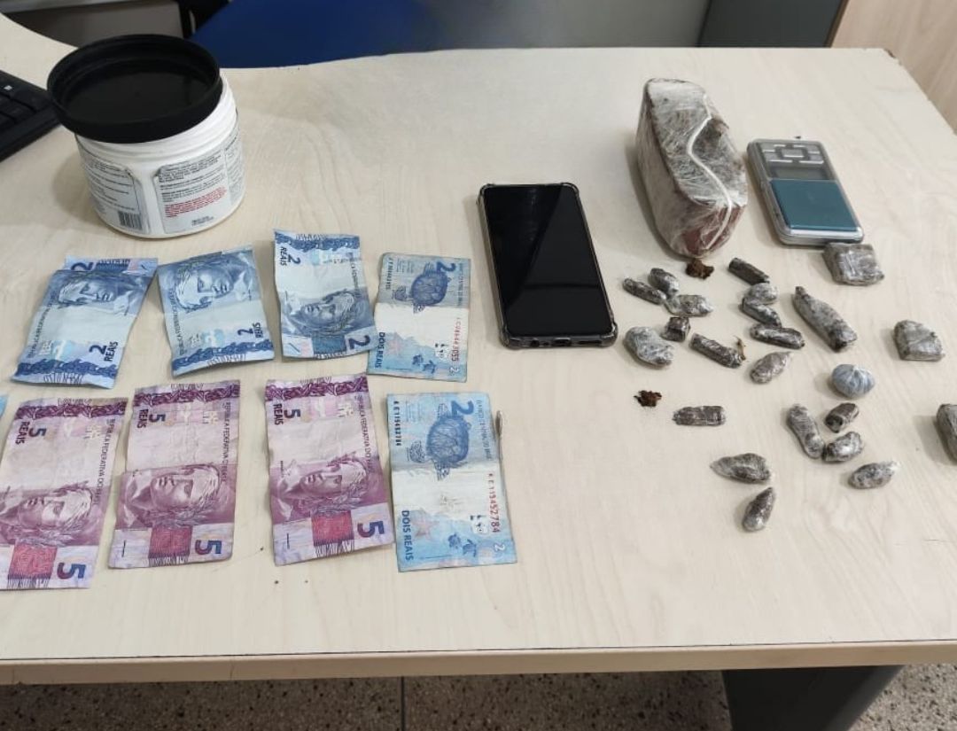 Homem é preso por tráfico de drogas na Ilha de Outeiro
