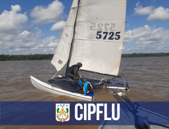 CIPFlu auxilia homem com embarcação virada pela força do vento