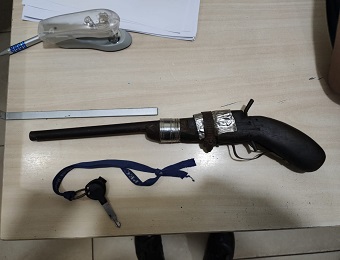 PM prende dois homens por porte ilegal de arma de fogo