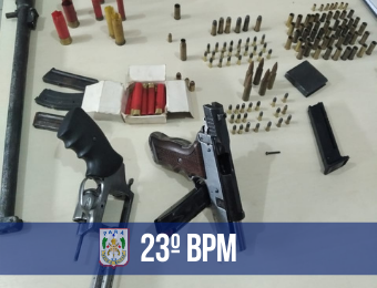 23º BPM apreende dupla com dezenas de armas de fogo e munições