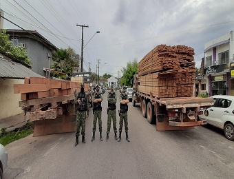 1ª Cipamb apreeende madeira clandestina em Santarém