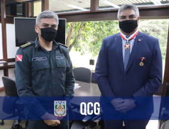 Chefe do Estado-Maior Geral realiza entrega de medalhas no QCG