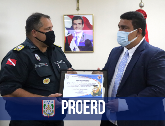 PM entrega certificado Amigo do Proerd para o Deputado Estadual Dr. Galileu