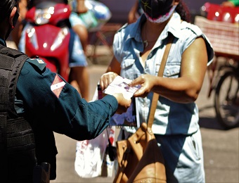 10º Batalhão entrega máscaras de proteção para moradores do Distrito de Icoaraci