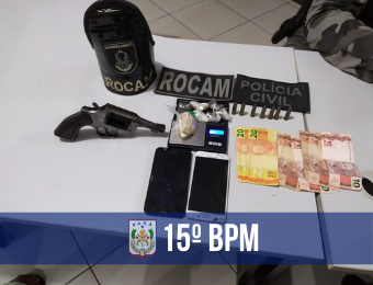 PM prende dois e apreende arma de fogo, drogas e celulares