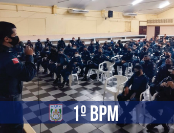 1º BPM realiza reunião geral para homenagear policiais destaques da unidade
